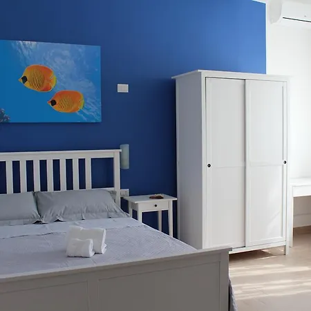 Due Passi Dal Mare Bed & Breakfast *